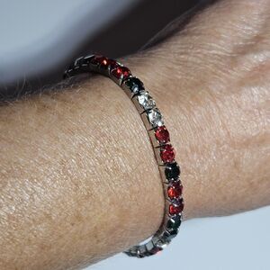 Silver Tone Red Green Clear Rhinestone Stretch Bracelet 7.5"